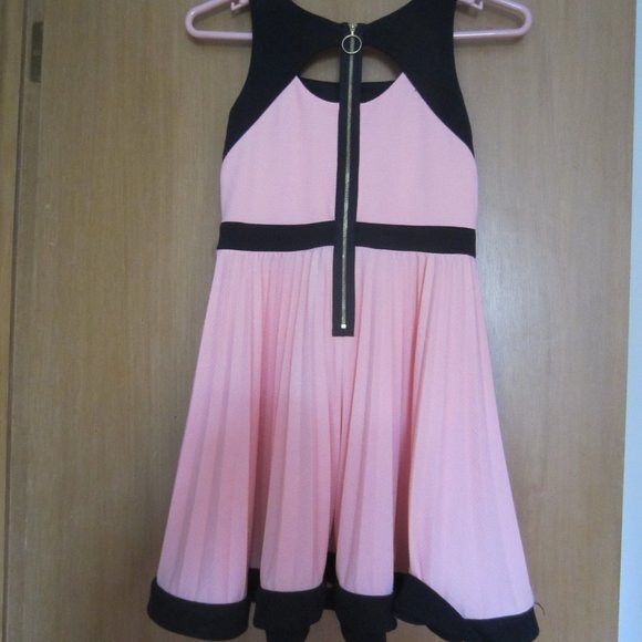 IRIS & IVY Girl's Sleeveless Dress Size 12 Pink & Black Pleated Skirt - Picture 2 of 8